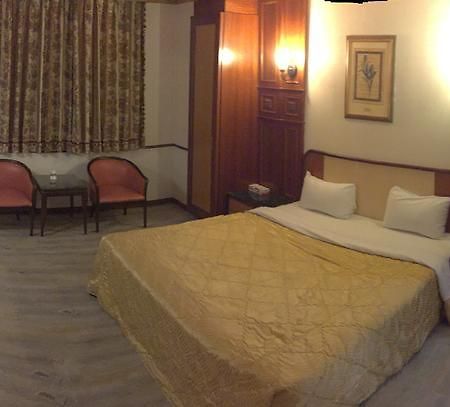 Changsing Business Motel Тайнан Екстериор снимка