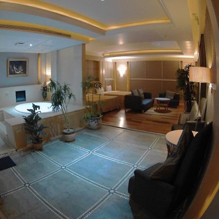 Changsing Business Motel Тайнан Екстериор снимка