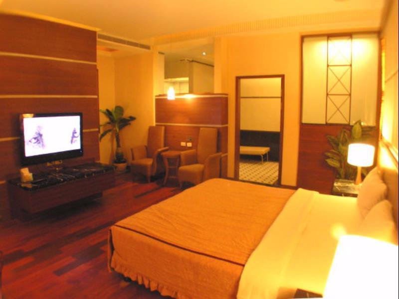 Changsing Business Motel Тайнан Екстериор снимка