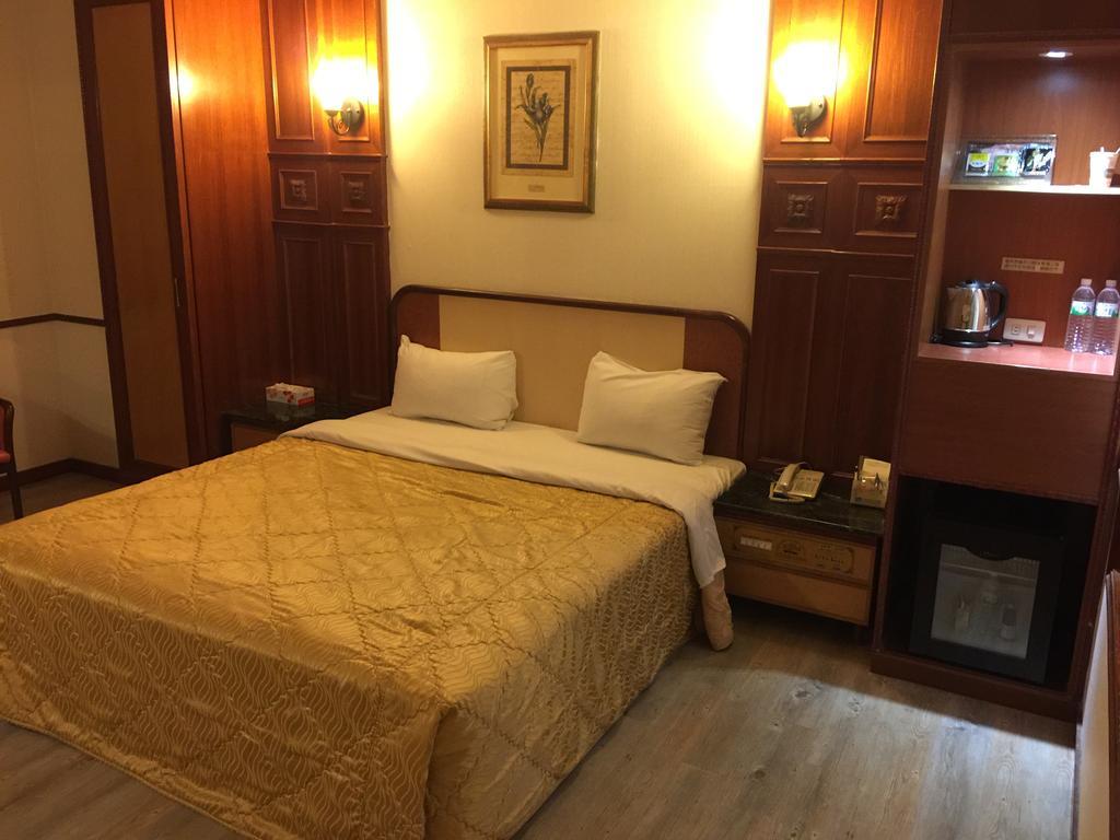 Changsing Business Motel Тайнан Екстериор снимка