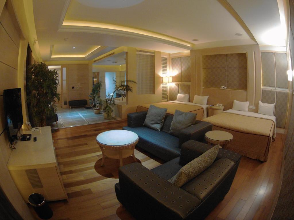 Changsing Business Motel Тайнан Екстериор снимка