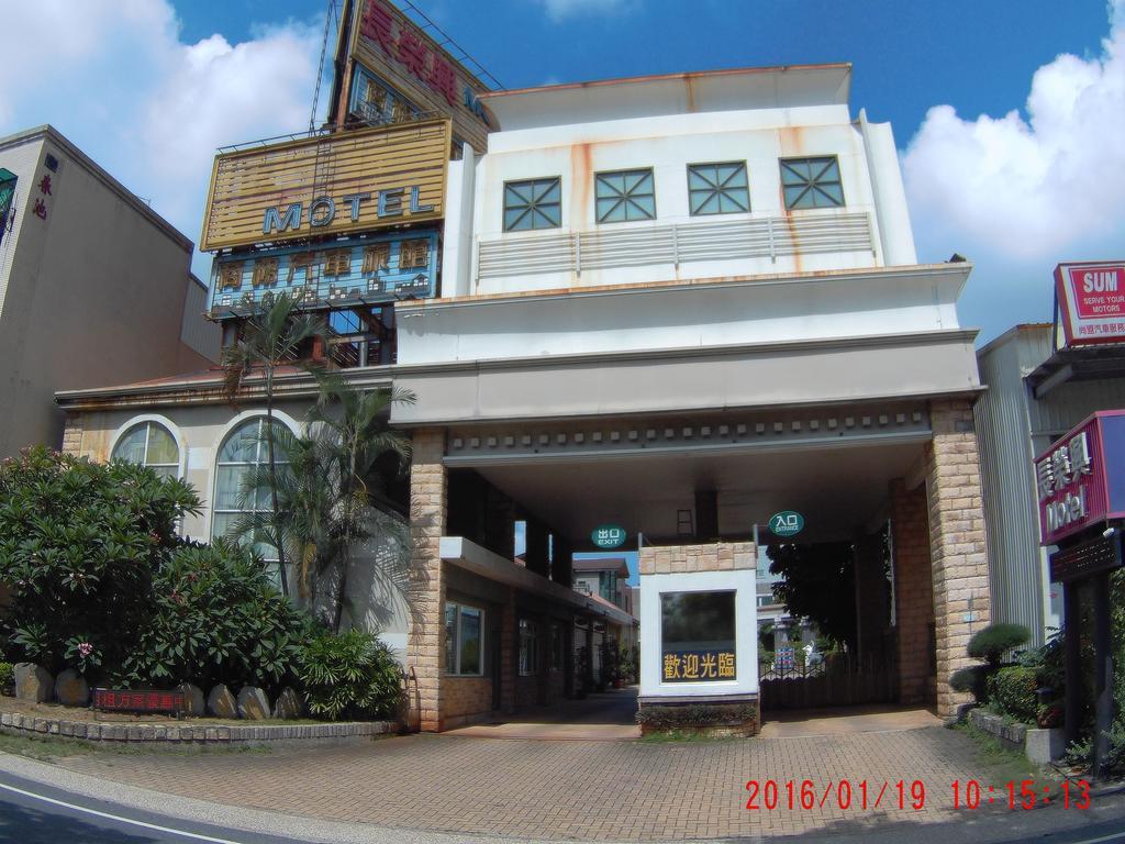 Changsing Business Motel Тайнан Екстериор снимка