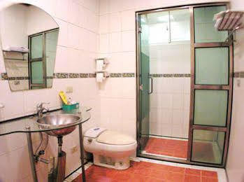 Changsing Business Motel Тайнан Екстериор снимка